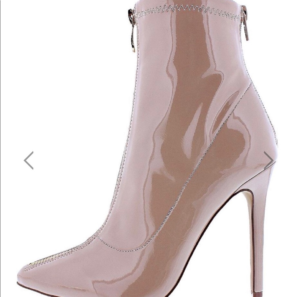Latex Biege pointy boots